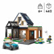 LEGO City 60398 Maison Familiale et Voiture Électrique, Jouet de Maison de Poupée