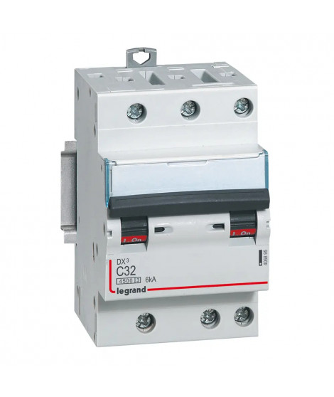 Disjoncteur DX³4500 6kA bornes à vis 3P 400V~ 32A courbe C - 3 modules