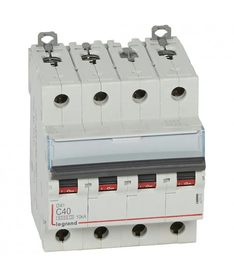 Disjoncteur DX³ 6000 -vis/vis- 4P- 400V~-40A-courbeC-peigne HX³ trad 4P - 4M
